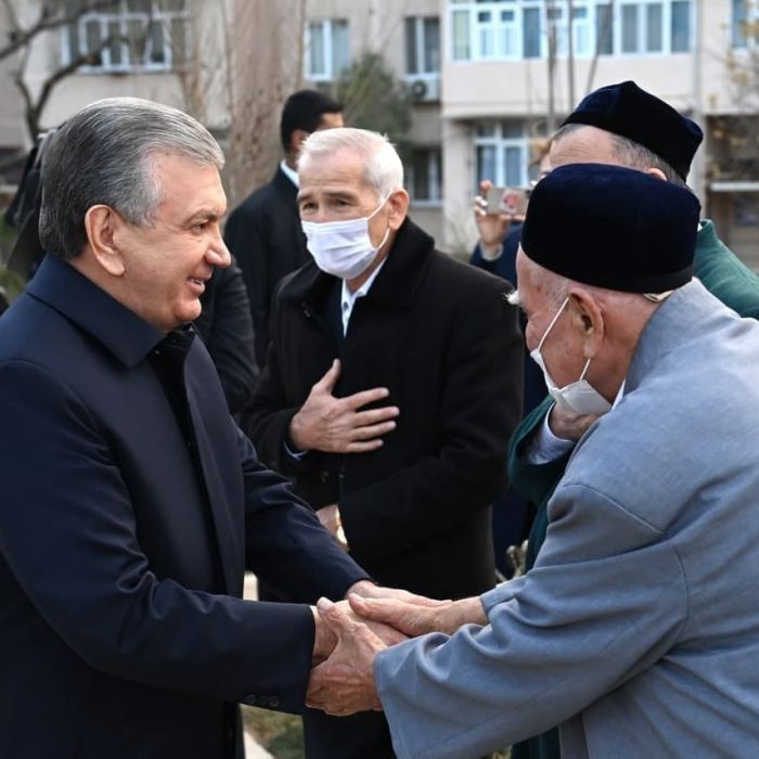 Президент Шавкат Мирзиёев Тошкент шаҳрининг Шайхонтоҳур туманида